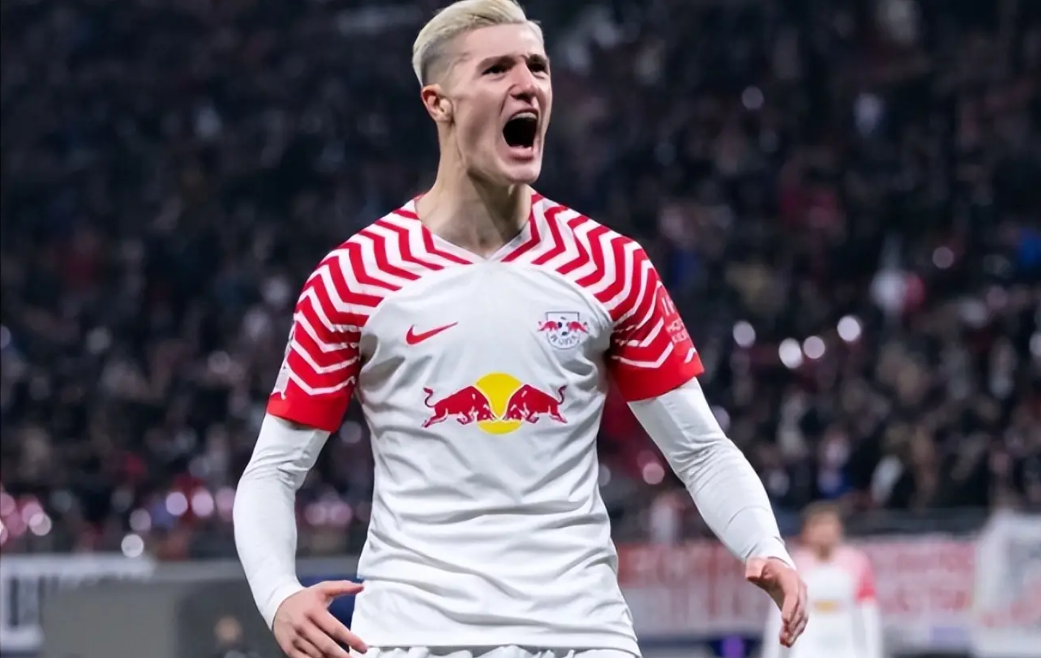 莱比锡红牛完胜曼联，托雷斯三分雨点燃全场