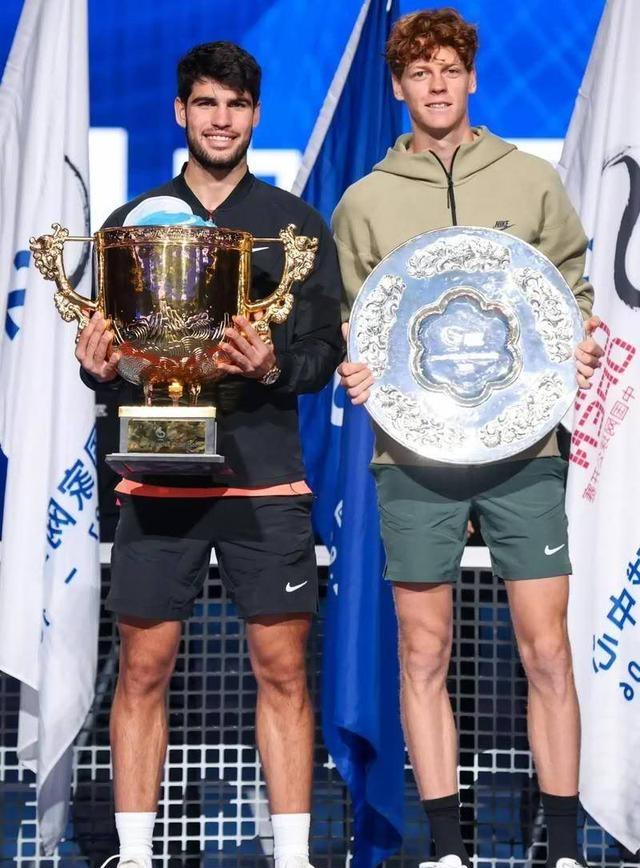 日本网球队横扫英国网球队,费德勒制霸全场 日本网球队横扫英国网球队,费德勒制霸全场