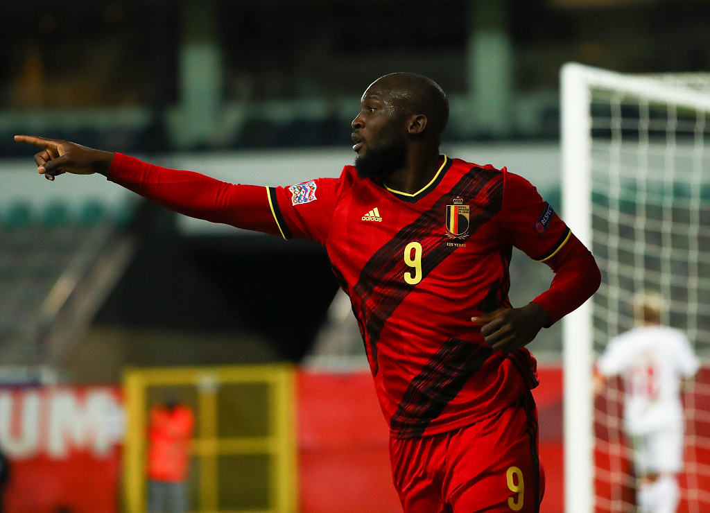 哥伦比亚逆转丹麦，库尔图瓦带队取胜