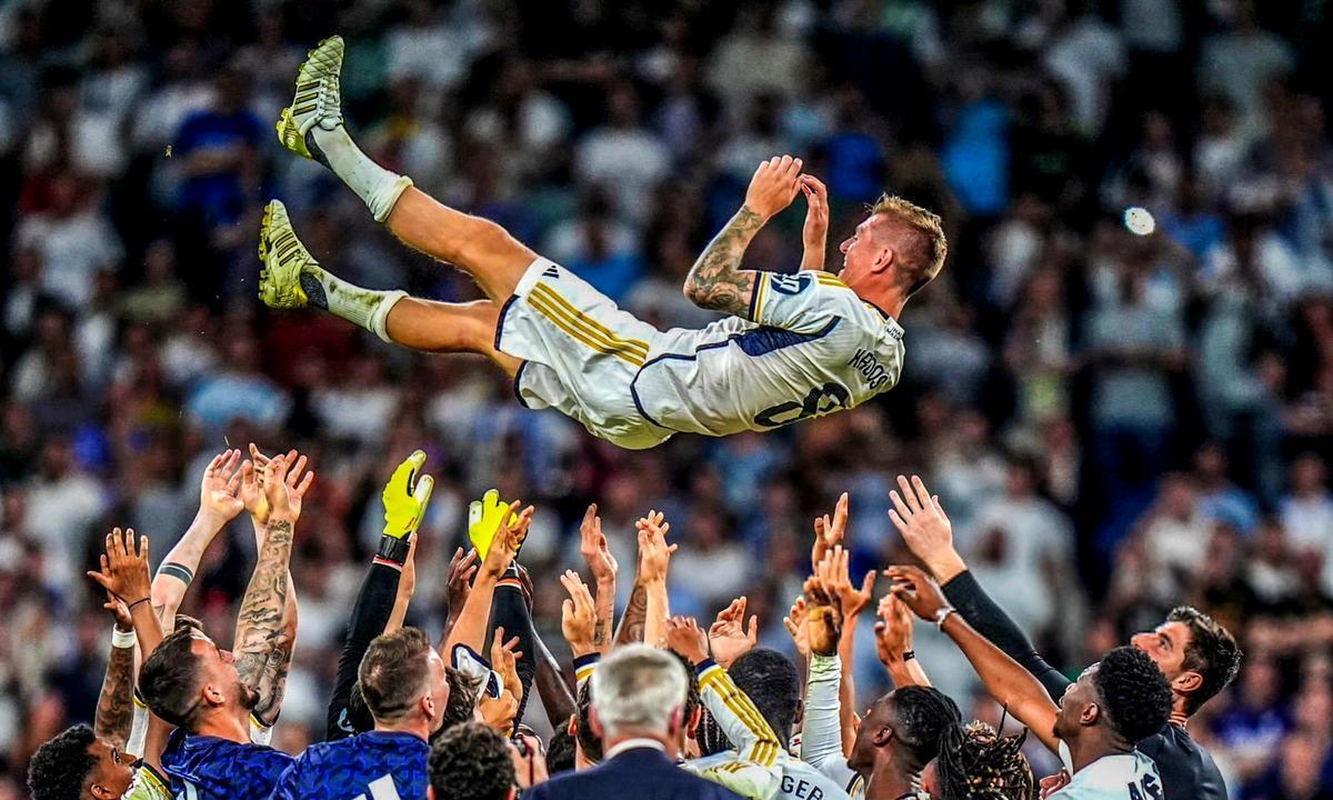 荷兰绝杀马德里竞技，姆巴佩统治全场