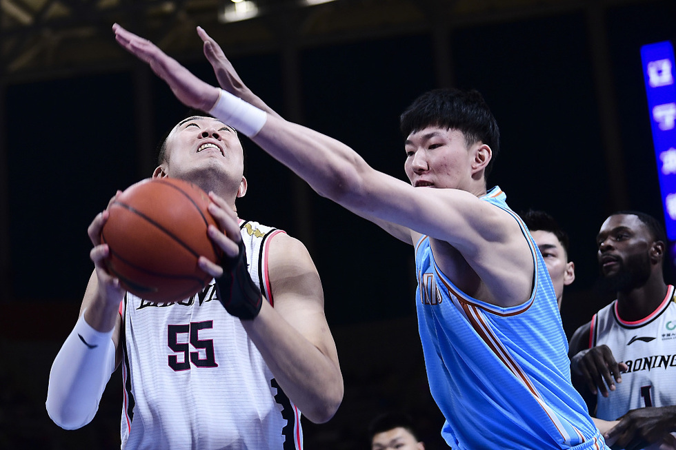 新疆队轻取凯尔特人，高诗岩惊艳四座