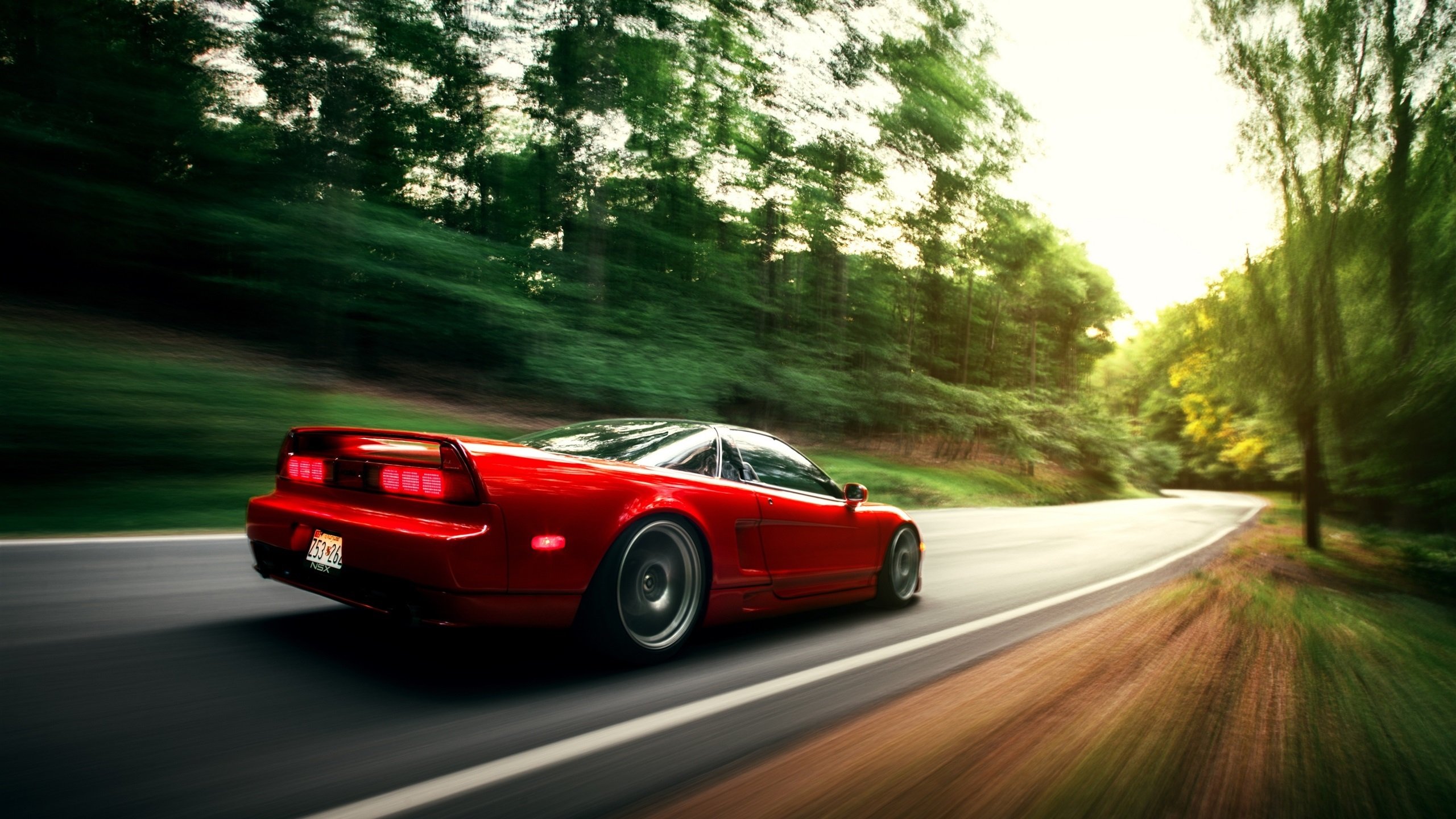 唯一性的赛道传奇，红牛鏖战索伯，拉塞尔刷新纪录