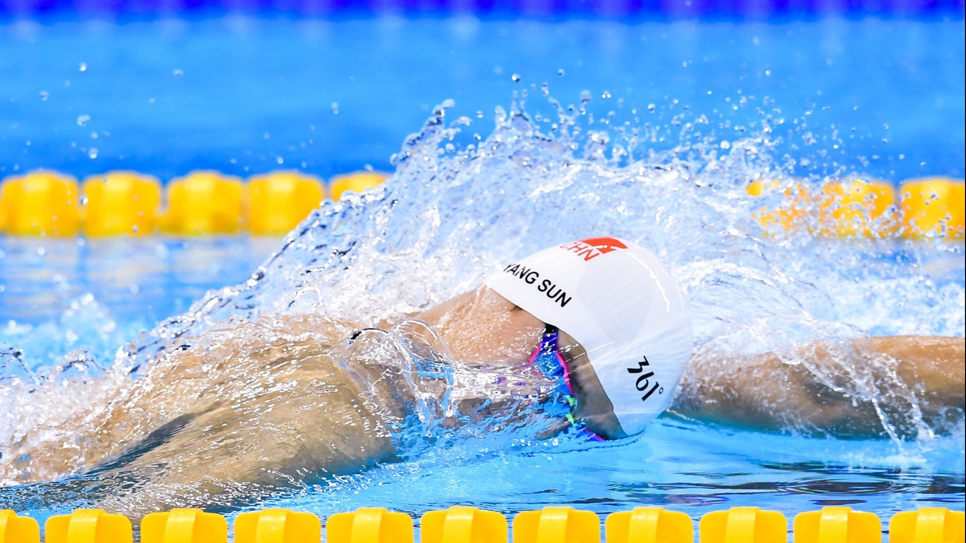 非洲雄鹰绝境重生,加维一脚定江山,尼日利亚生死战逆转喀麦隆