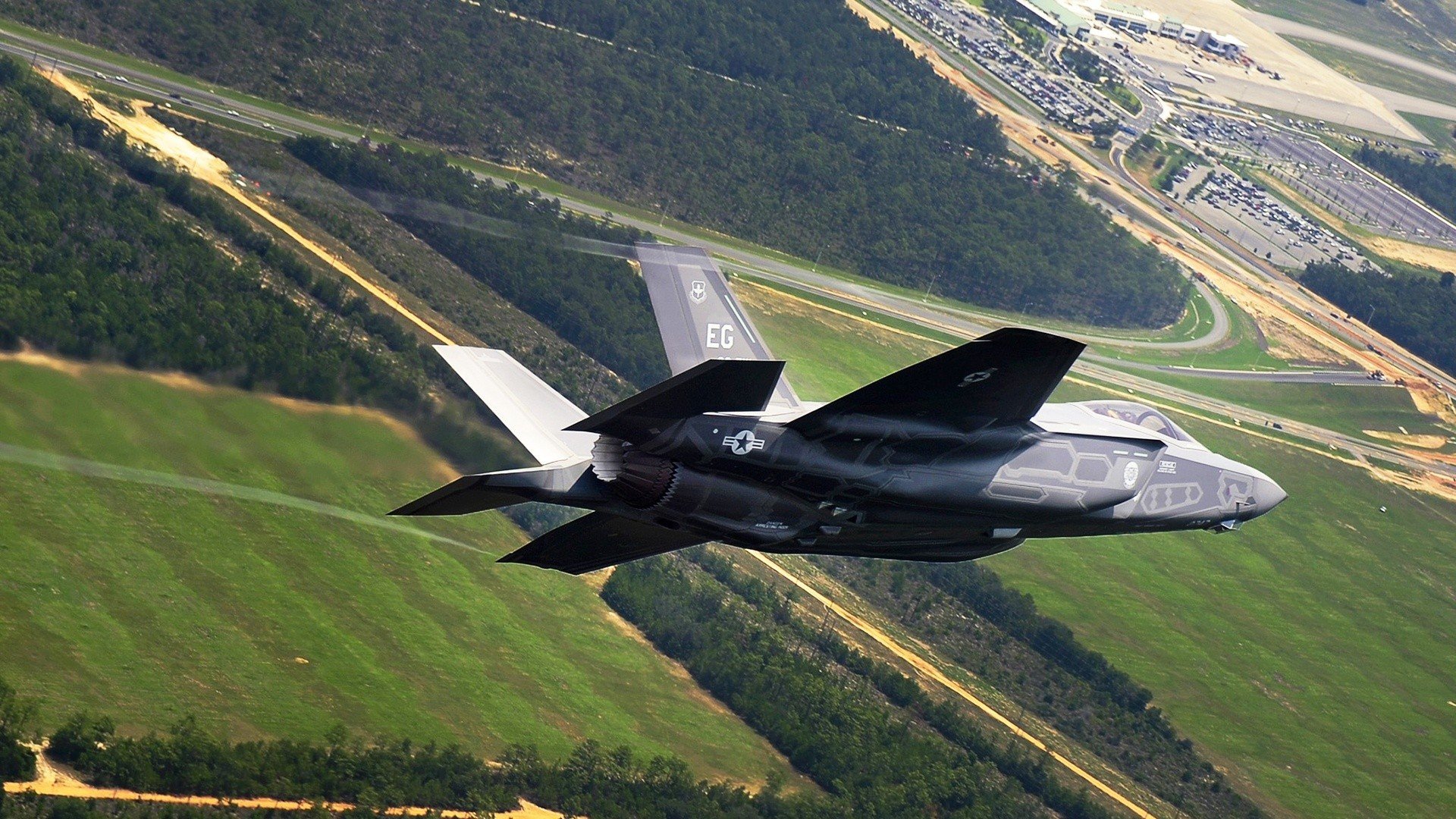 里昂对阵几内亚，劳塔罗首次交锋即上演完美定义，点燃法兰西之夜