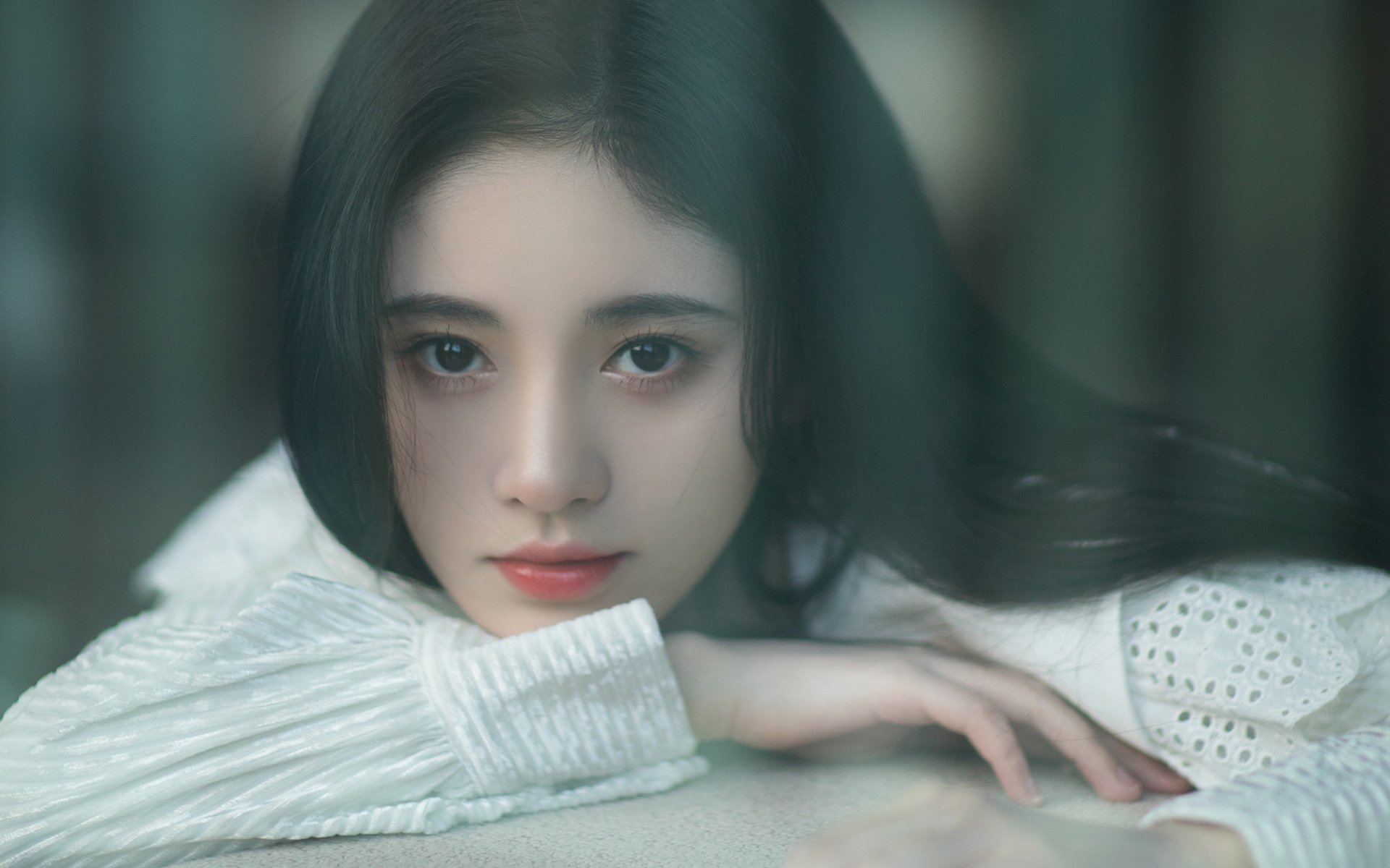 绿茵两重天，一场战术大脑的冷静手术与一次狂野基因的集体释放