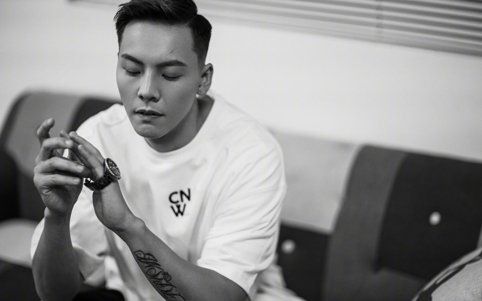 爱游戏下载-冠军唯一性，当勒克莱尔在阿布扎比扮演卡尔·马龙